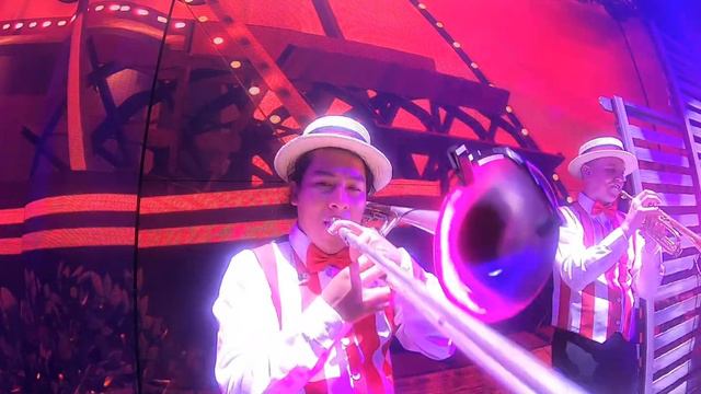 Show in Carnival - Trombone смотреть онлайн