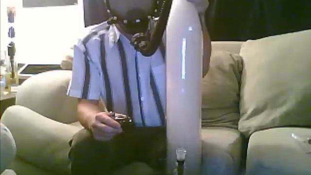 HUGE BONG HIT WITH GAS MASK ! смотреть онлайн