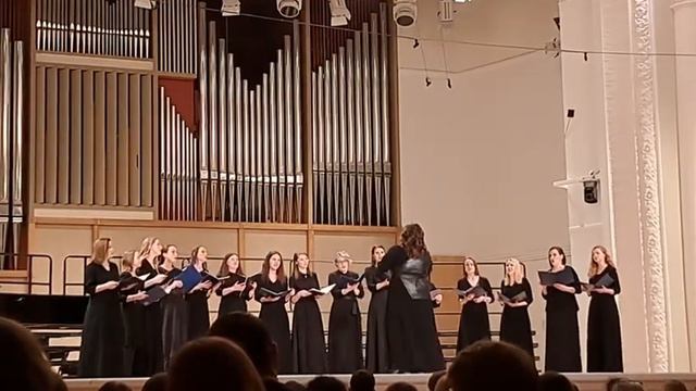 Песня Город Влюбленных в исполнении хора @cantiamo-hq7nd в Свердловской государственной филармонии смотреть онлайн