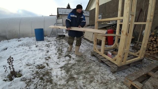 ОБЫЧНЫЙ РАБОЧИЙ ДЕНЬ В ДЕРЕВНЕ , СТОЛЯРНОЕ РЕМЕСЛО . смотреть онлайн