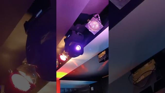 В 68 лет выглядит как 35 летняя женщина, и выступает в #nightclub #women #music смотреть онлайн