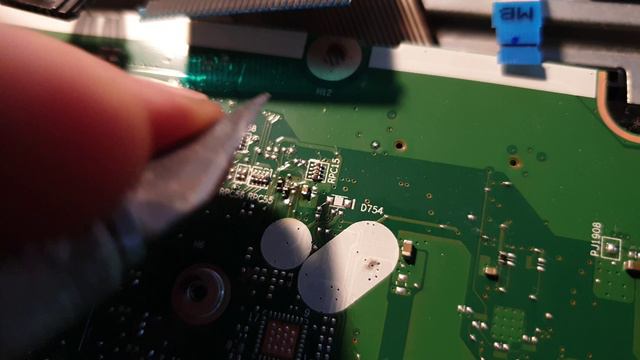 Ноутбук Lenovo IdeaPad 3 (NM-C821). Артефакты, перезагрузки