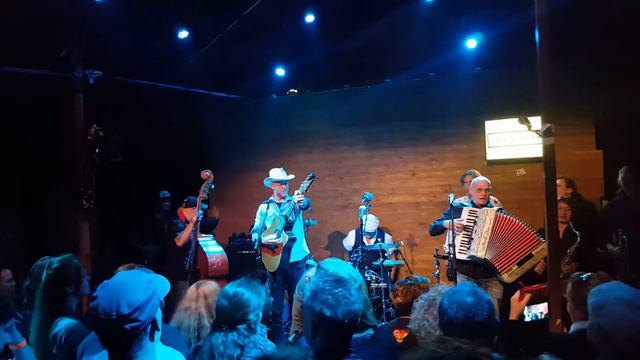 Drekskaters in de grenswerk kerk смотреть онлайн