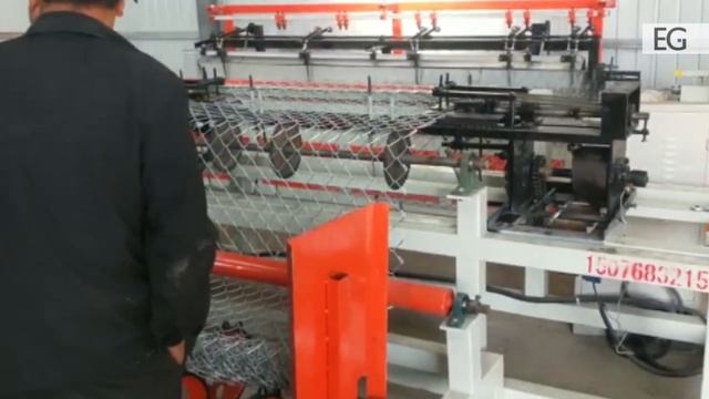 Станок для плетения сетки-рабицы XH-GH2000 смотреть онлайн