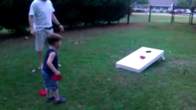 Ребёнок разозлился и перестал промахиваться смотреть онлайн