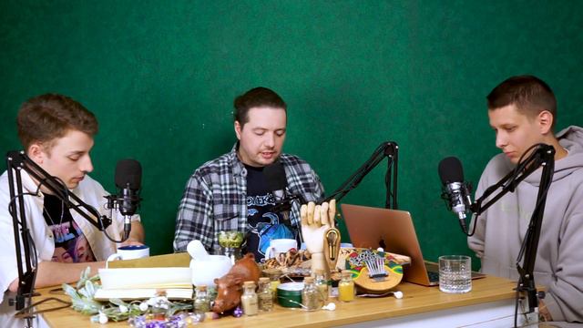 ПО ТУ СТОРОНУ ШИРМЫ #9 | История НРИ с Александром Брегановым, мастером Чикен Карри | Roundabout D&