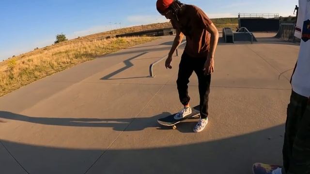 Trying to Teach a Mongo Pusher to Not Push Mongo | Raino Skates Ep 1 смотреть онлайн