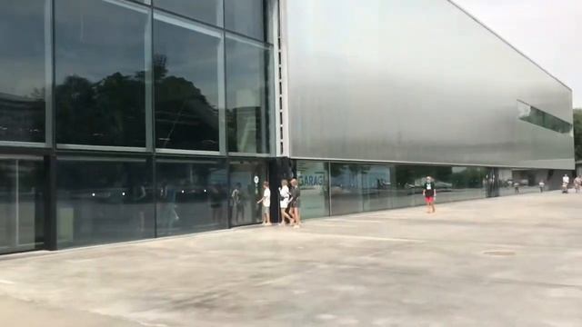 Парк Горького и Музей современного искусства Гараж смотреть онлайн