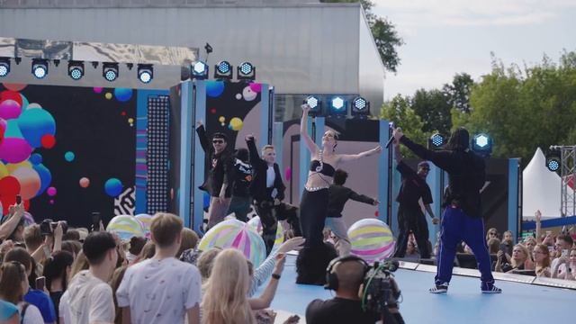 VK Fest 2023 в Москве: яркие кадры со знаменитостями. смотреть онлайн