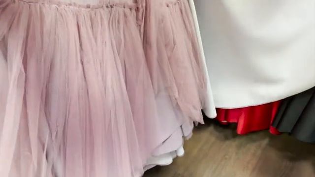 ЭЛИТНЫЕ ВЕЧЕРНИЕ ПЛАТЬЯ У ЛАУРЫ✨ НОВАЯ ЛЕТНЯЯ КОЛЛЕКЦИЯ? ТК Садовод. Москва смотреть онлайн