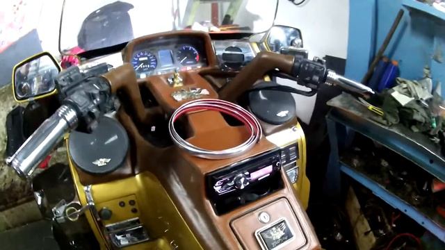 Музыка на Honda GL1500 смотреть онлайн