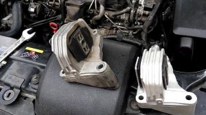 Замена верхней подушки двигателя Volvo xc90