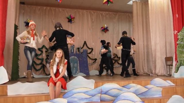 Снежная Королева. Танец с коробками смотреть онлайн