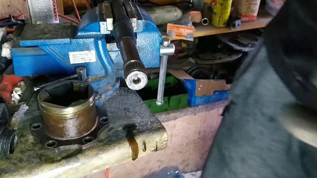 Замена внутреннего ШРУСа (трипоида) Skoda Fabia 1 | Fix My Car смотреть онлайн
