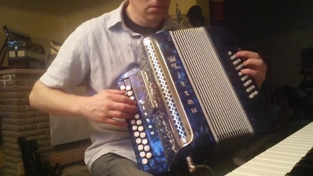 Besame Mucho - Гармонь Littau 25/25/5/3 миди люкс смотреть онлайн