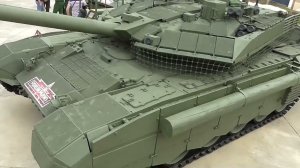 Т-90М «Прорыв-3» в новом обвесе на форуме «Армия-2022»