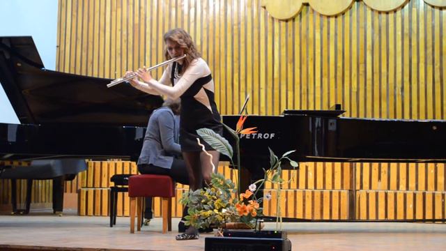 Camelia Crisan - Concertino for flute and piano (C. Chaminade) смотреть онлайн