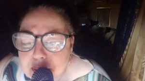 #КАРАОКЕ.  А белый лебедь на пруду качает павшую звезду......