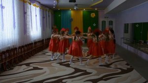 МАДОУ № 17 «Ладушки» Народный танец «Хоровод Весну звали» Танцевальный коллектив «Топотушки»