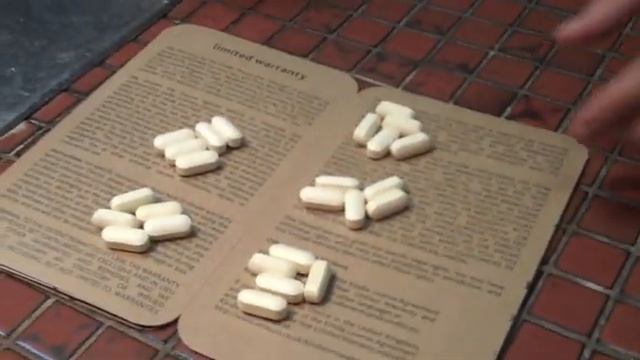 Tim Ferriss swallows 25 pills all at once смотреть онлайн