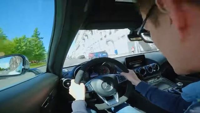 Очень спортивный Mercedes AMG GTs смотреть онлайн