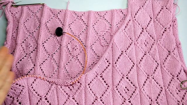 Женский пуловер со спущенным плечом. смотреть онлайн