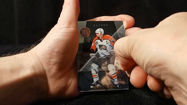 S01 : E24 🏒 Eric Lindros 🏒 1997 Pinnacle Certified #hockeycards #cards #asmrpeeling #peeling #nhl смотреть онлайн