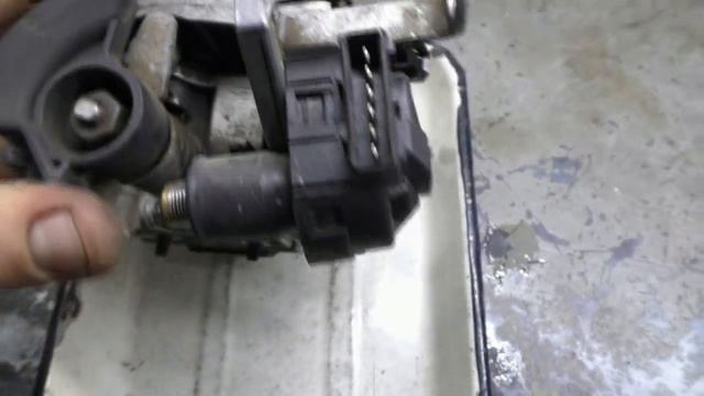 СНИМАЕМ МОНОВПРЫСК, СТАВИМ КАРБЮРАТОР СОЛЕКС... смотреть онлайн