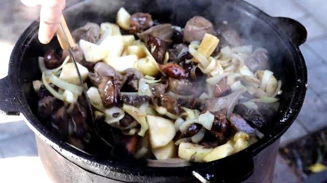 Это БЛЮДО вы съедите вместе с КАЗАНОМ! Казахский КУЫРДАК. смотреть онлайн