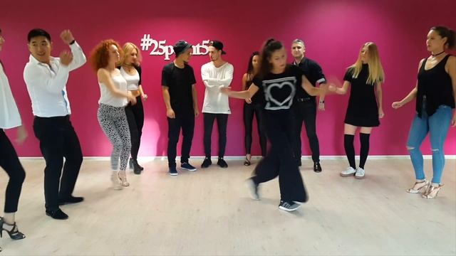 Dance Studio 25.5 смотреть онлайн