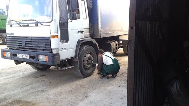 Прикол, Крутим гайки колеса!! смотреть онлайн