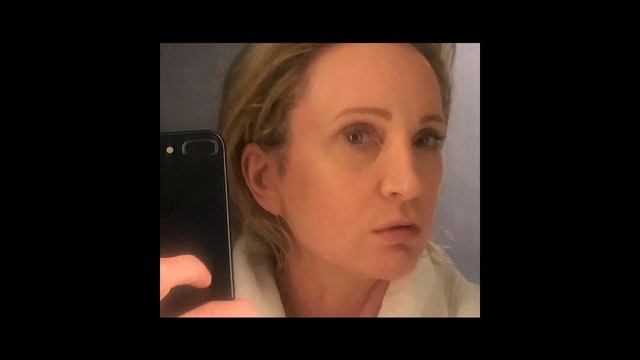 "Образец шарма и элегантности". Рекомендации красоты и стиля по-французски от Патрисии Каас смотреть онлайн