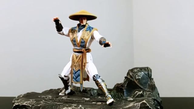 MORTAL KOMBAT RAIDEN Action Figure MEZCO Toys Collectibles смотреть онлайн