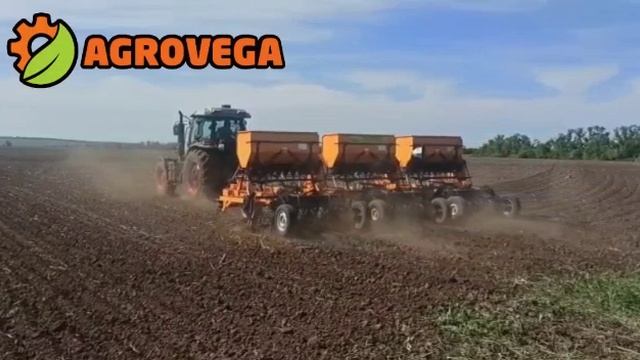 Трактор AGROVEGA 180 л.с. в полях смотреть онлайн