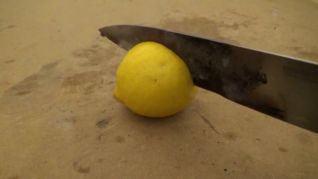 EXPERIMENT Glowing 1000 degree KNIFE VS FRUIT смотреть онлайн