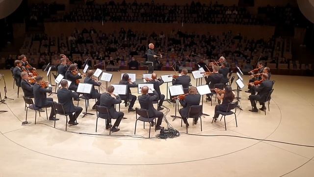 В. Спиваков и "Виртуозы Москвы". Выступление в завершении концерта 20.01.2021 г. в к/Зарядье смотреть онлайн