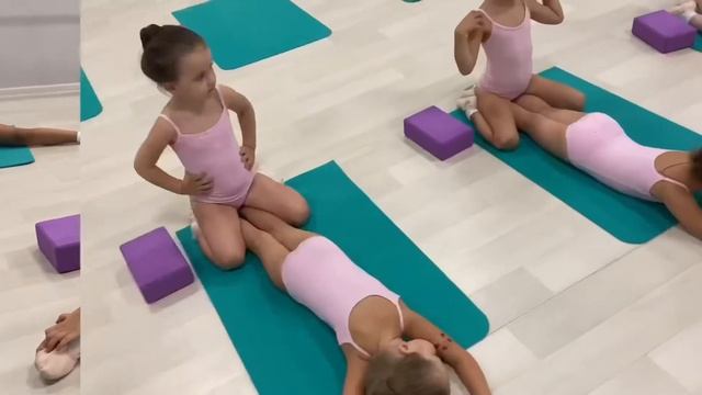 Малыши. Балетная студия «Гран Па» смотреть онлайн