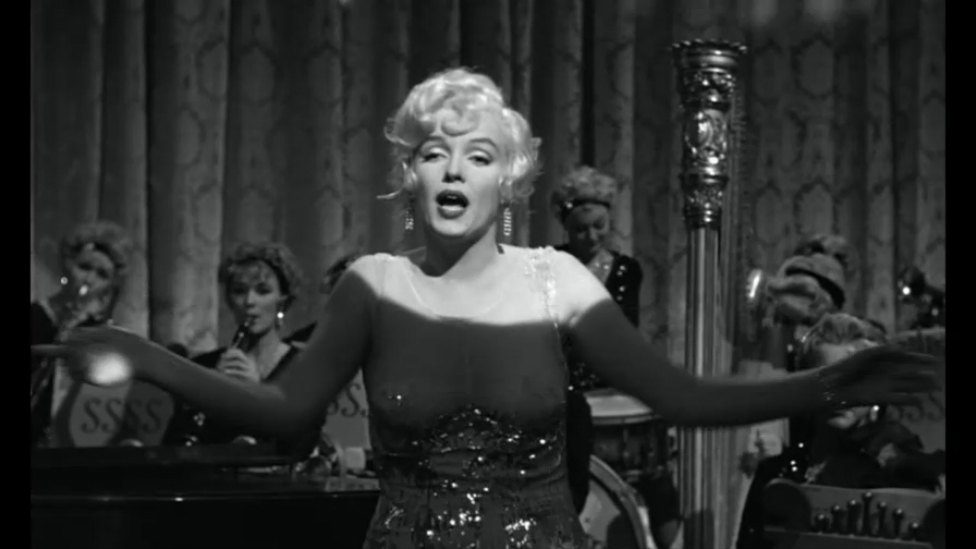 Мэрилин Монро,Тони Кертис и Джэк Леммон в фильме-В джазе только девушки.Муз.фрагмент