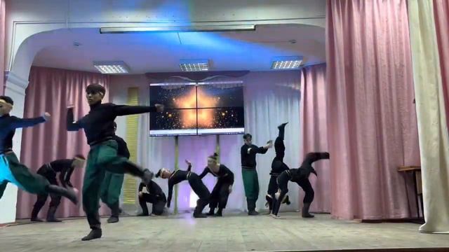 Танцевальная группа 11 классов . Гран-при 2022г.? смотреть онлайн