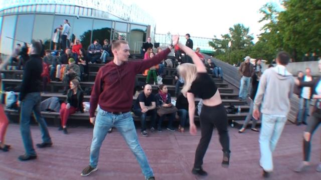 30 мая 2017 ОпенЭйр танцуют Василий и Алёна