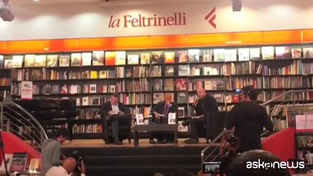 Saviano presenta a Roma il libro sulla mafia di Pietro Grasso смотреть онлайн