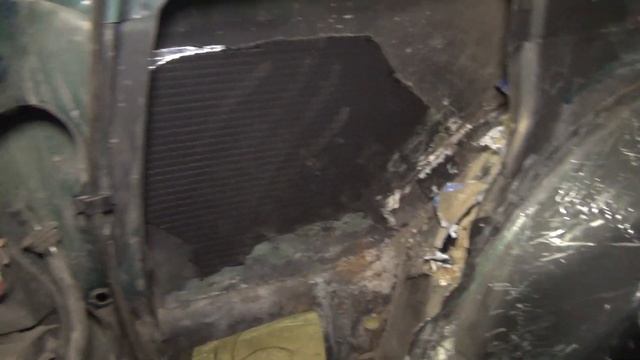 Subaru Forester ч2 Вскрыл стакан, гнилой подкрылок и откуда там забор?))) Subaru Forester part 2 смотреть онлайн