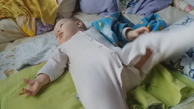 Лежу довольная и что-то рассказываю...Ма-ма-ма.Влог Lizzi Show. смотреть онлайн