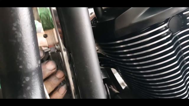Vulcan 900 Radiator Cover смотреть онлайн