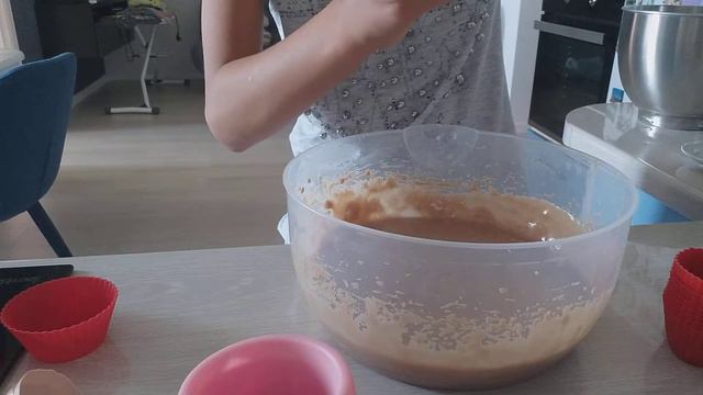 мои любимые шоколадные кексики (извените за долгое отсутствие) смотреть онлайн