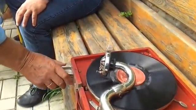 Старый патефон на даче смотреть онлайн