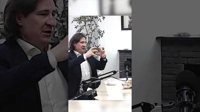 От чего орёт утром петух. (Д. Иванов)