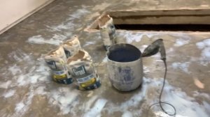 В гараже укладка плитки из ПВХ напольные покрытие