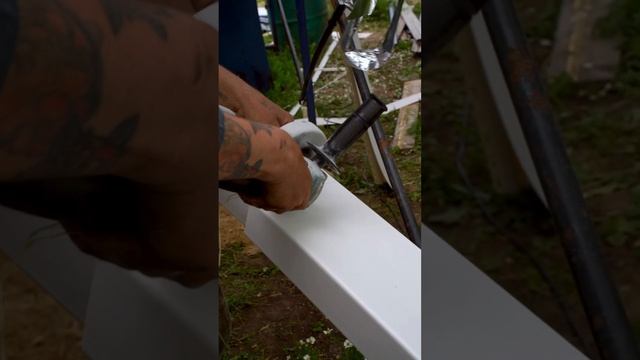Монтаж околооконного профиля #сайдинг #отделка #отделкадома #окно #ремонт #фасад смотреть онлайн