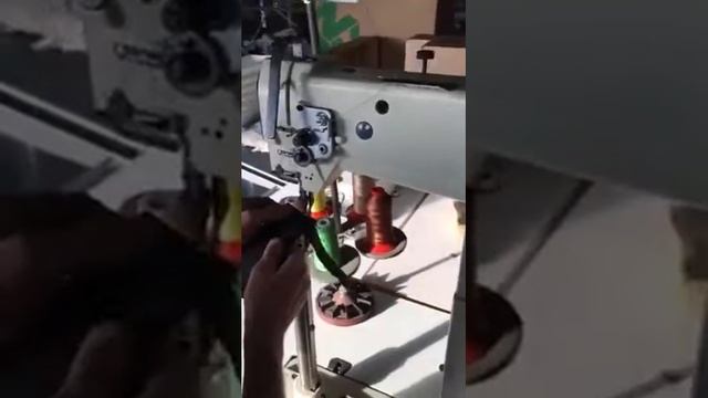 JUCK J-8365 Одноигольная колонковая швейная машина с высотой колонки 443 мм. смотреть онлайн